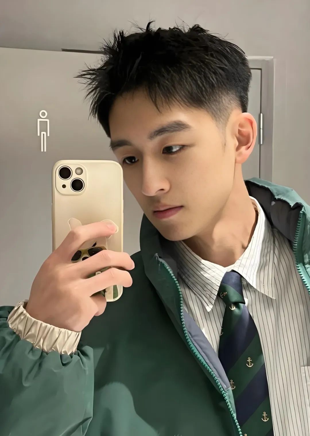 170cm 男生剪这 3 款“露额”发型，帅气又显高，完美提升颜值