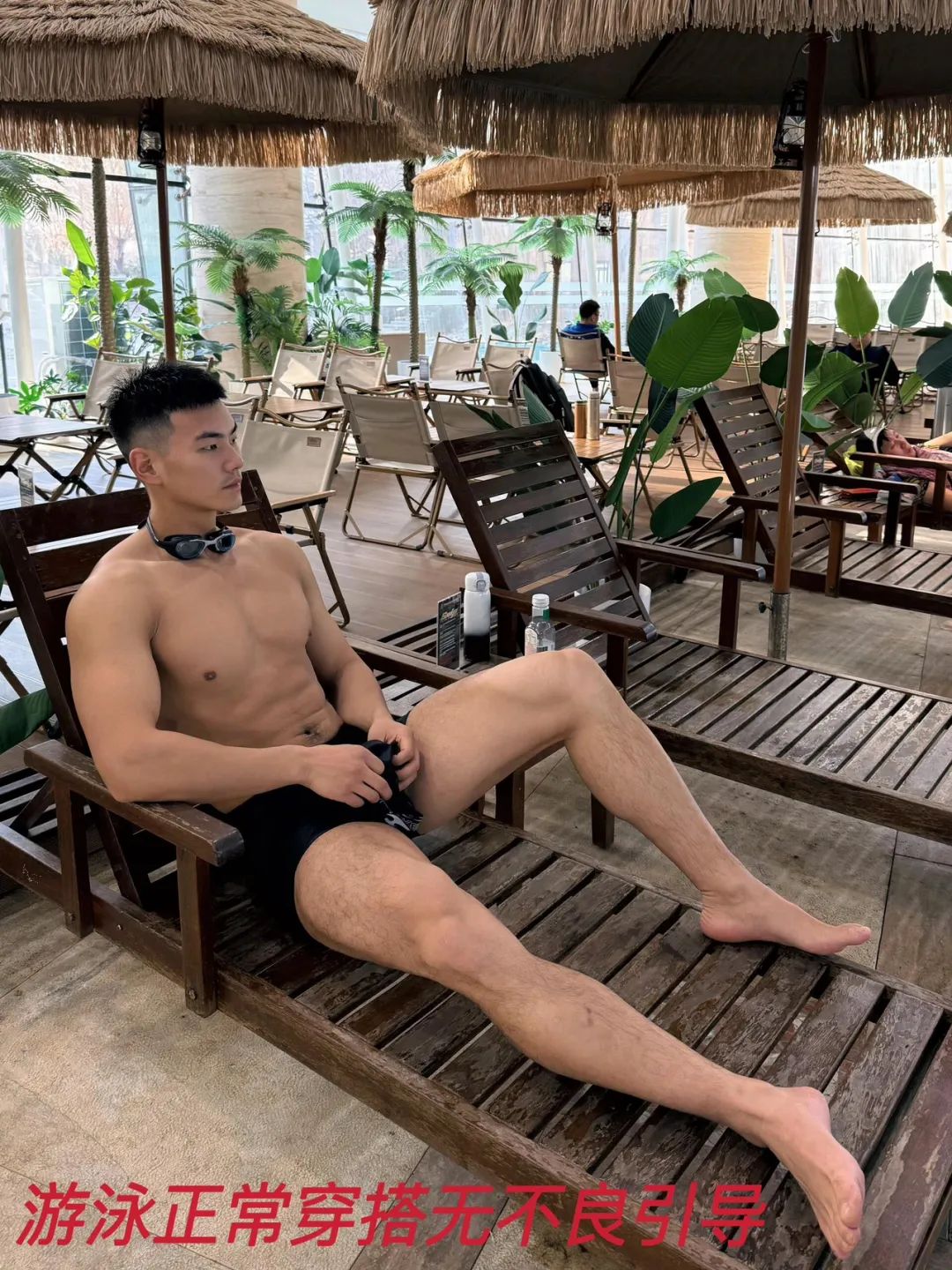 25 岁上海健身网红，身高 187cm 麒麟臂配麻将腹肌，谁能想到他曾胖到 240 斤？