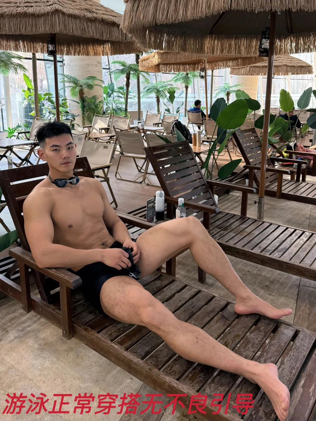 25 岁上海健身网红，身高 187cm 麒麟臂配麻将腹肌，谁能想到他曾胖到 240 斤？