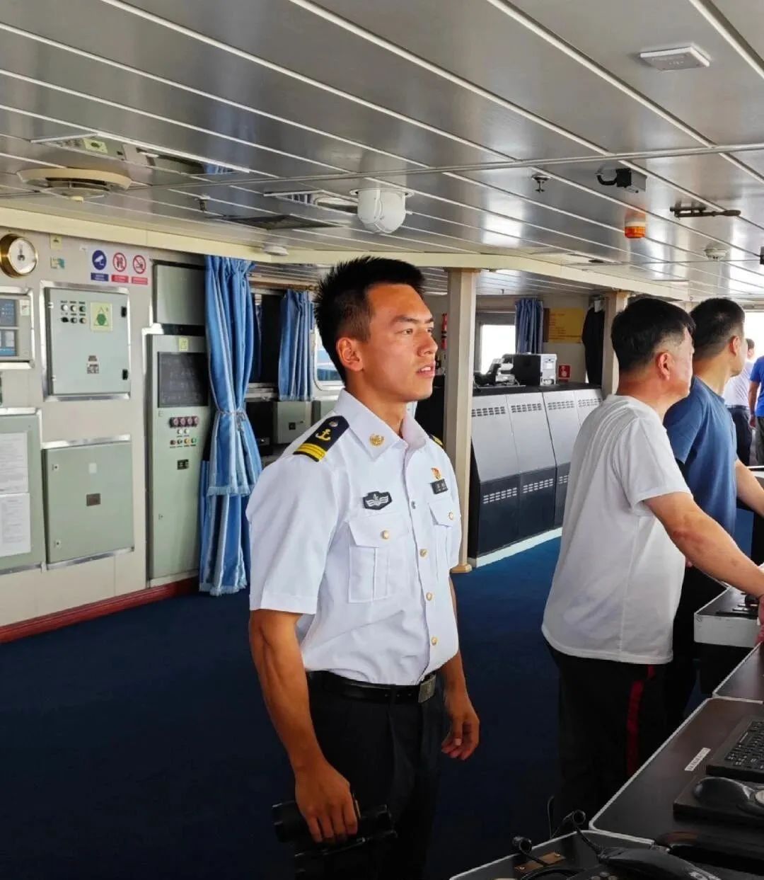 大连海事大学的黑皮水手制服照! 大连海事大学的黑皮水手制服照!