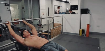 想拥有漂亮的腹肌马甲线，赶紧试试这一组训练