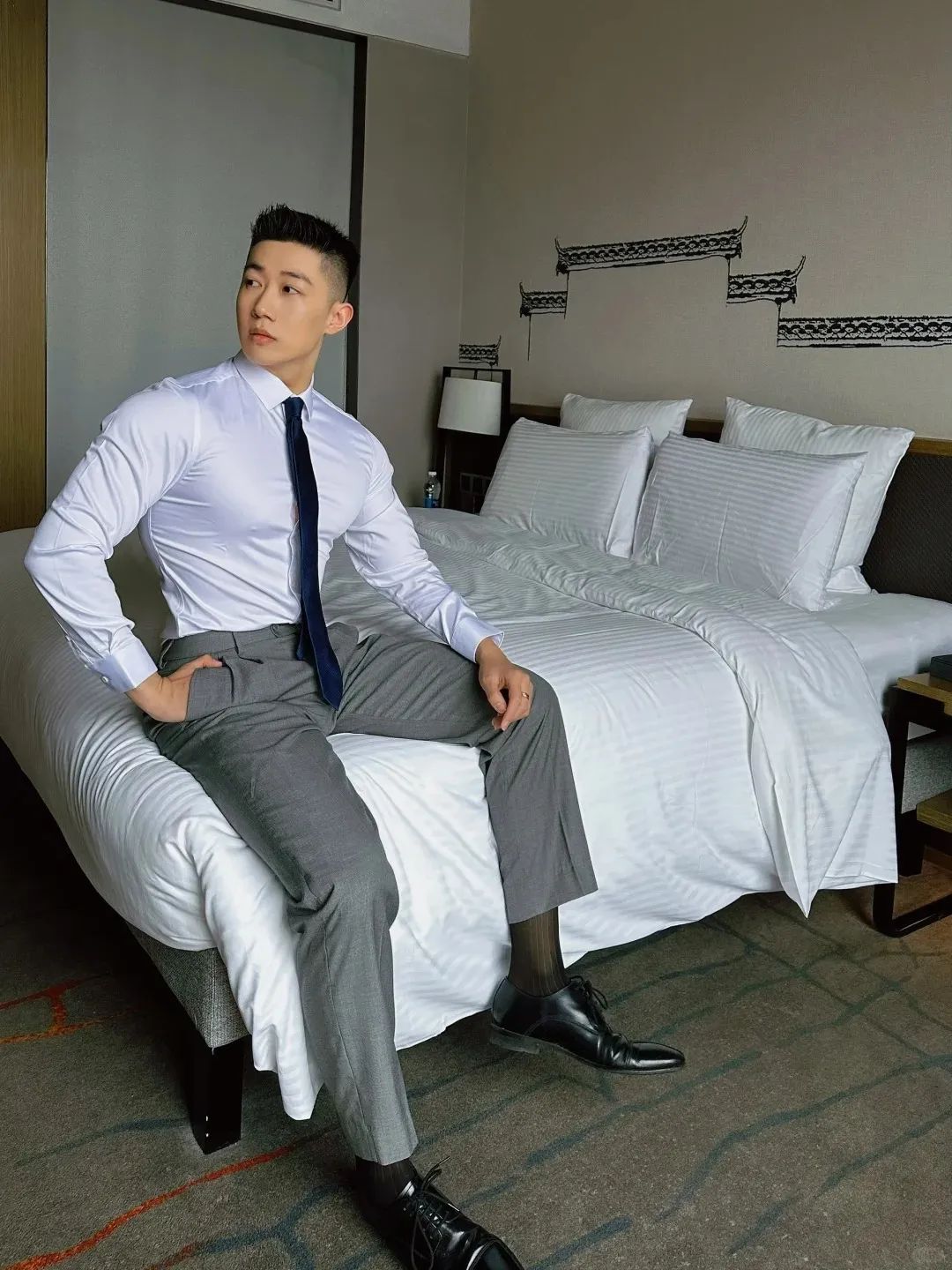外企“打工魂”帆哥很香的日常：西装革履也能玩转健身圈？