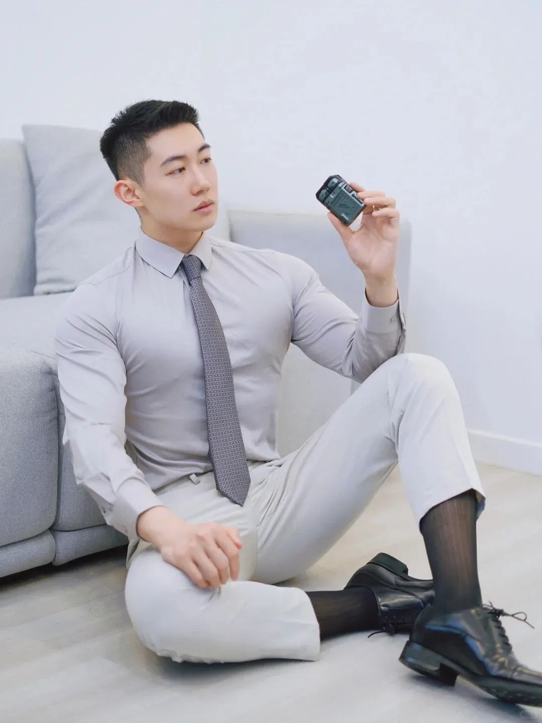 外企“打工魂”帆哥很香的日常：西装革履也能玩转健身圈？