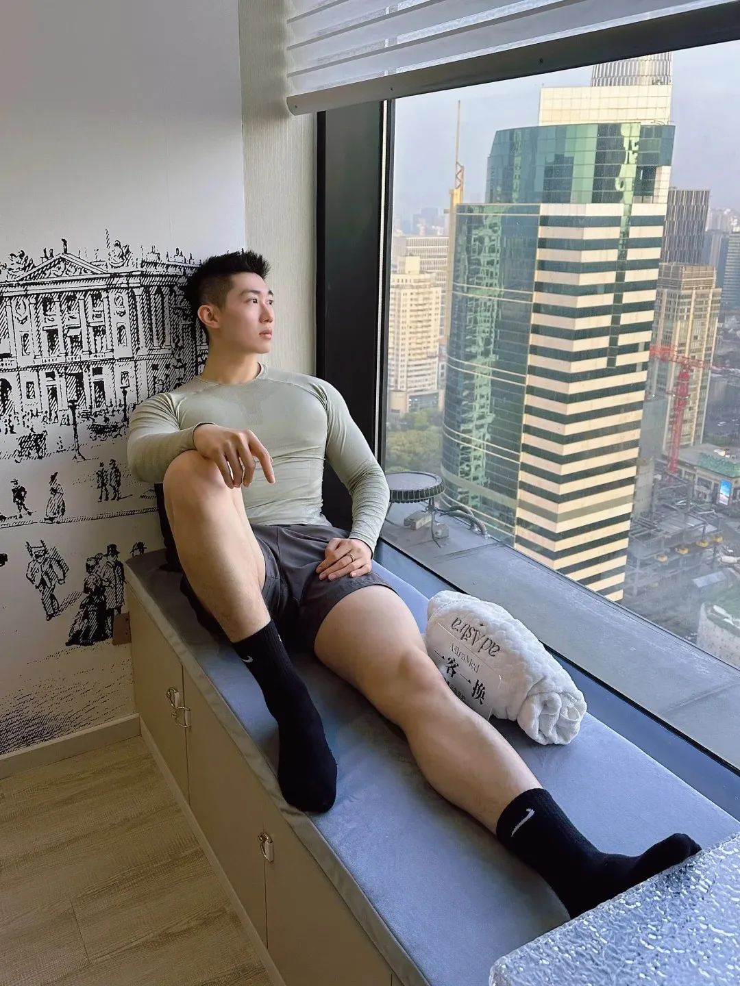 外企“打工魂”帆哥很香的日常：西装革履也能玩转健身圈？