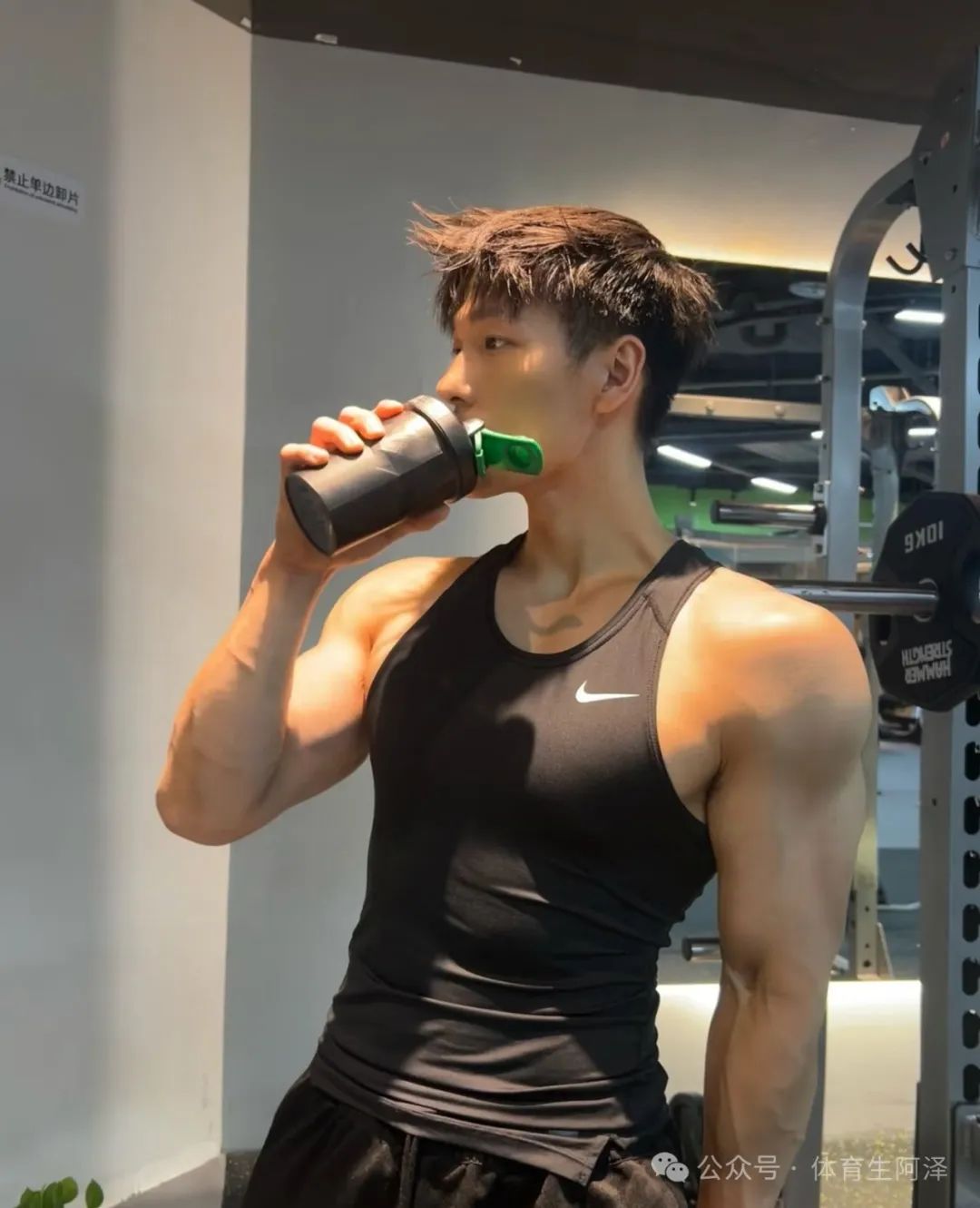 离谱, 帅哥健身男模诱惑金主反被吊。最终人财尽失......
