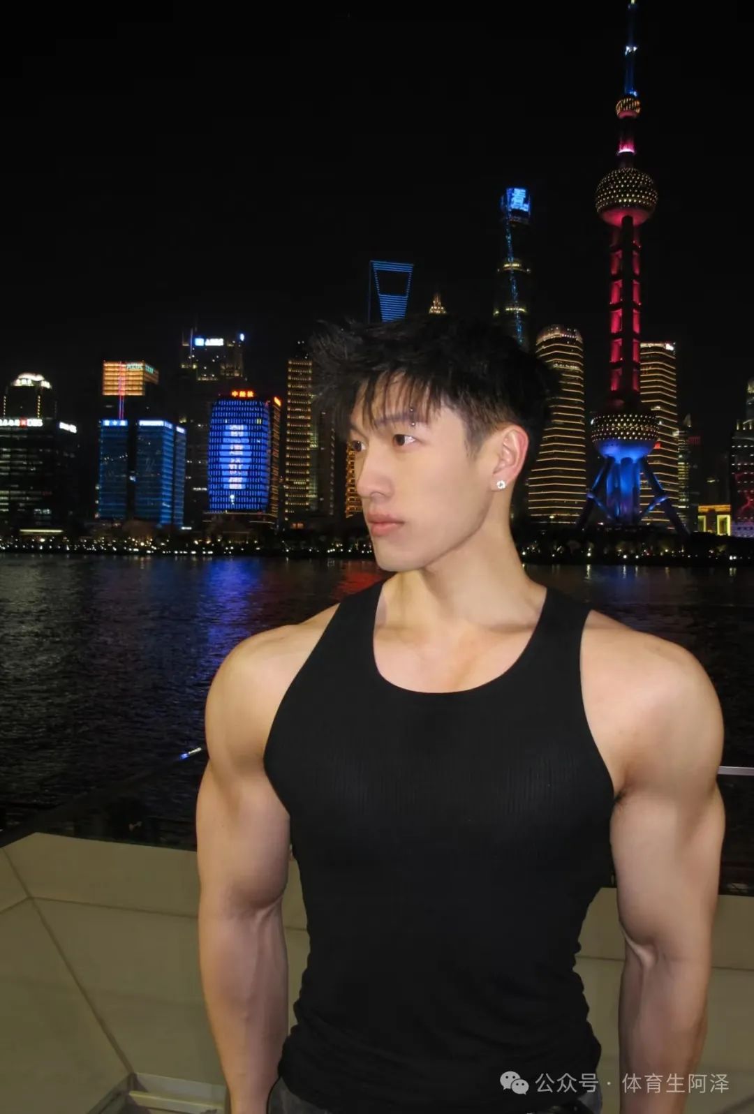 离谱, 帅哥健身男模诱惑金主反被吊。最终人财尽失......
