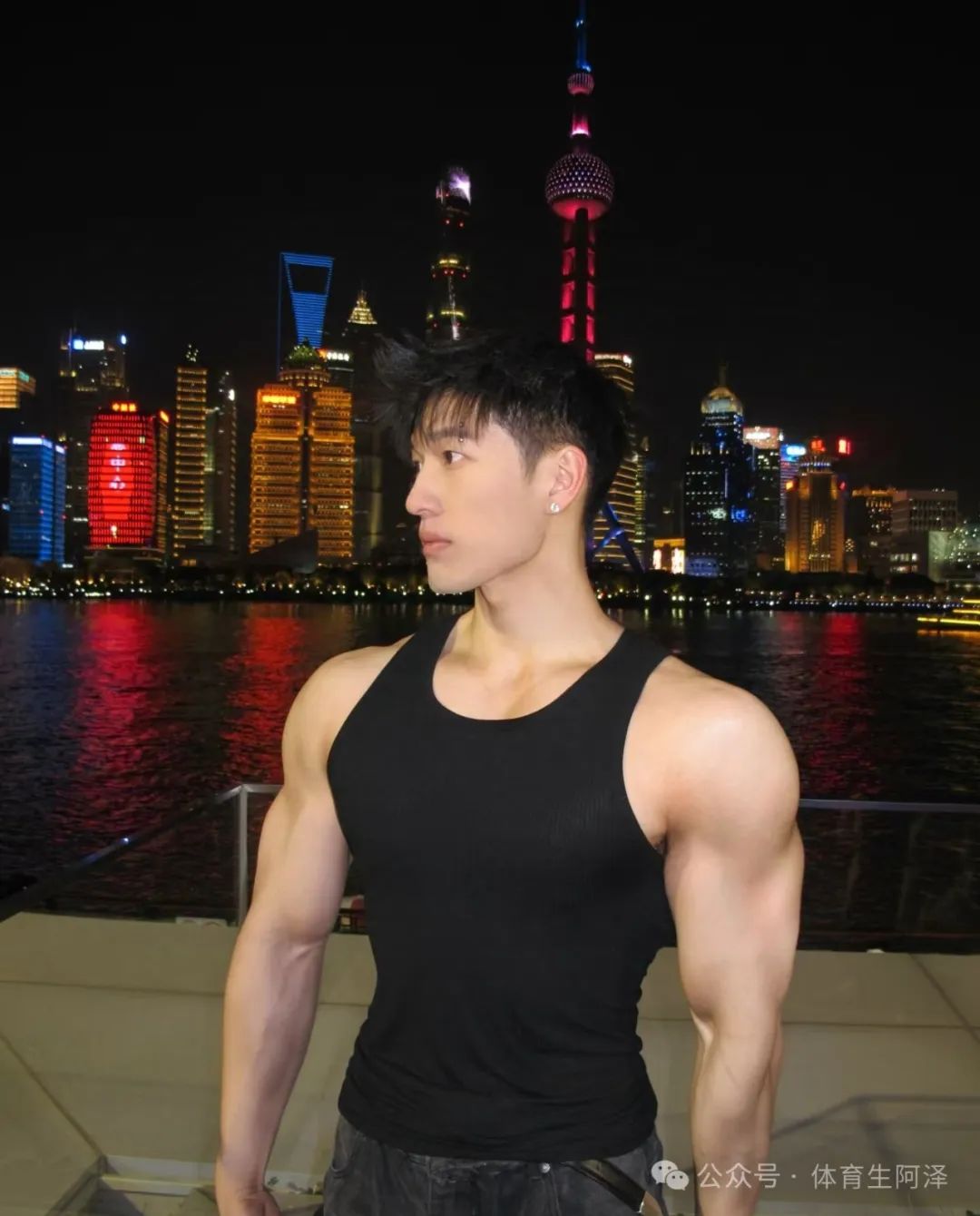 离谱, 帅哥健身男模诱惑金主反被吊。最终人财尽失......