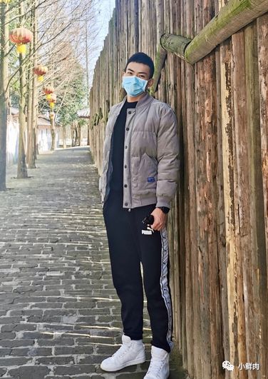 成都太古里执勤特警小哥意外走红，这也太帅了吧！