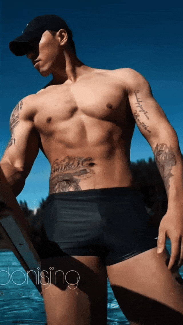 188cm 精壮型男海边秀肌肉，简直太顶了~