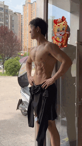 188cm 成都健身男模，硬核腱子肉完美诠释的肌肉小狼狗