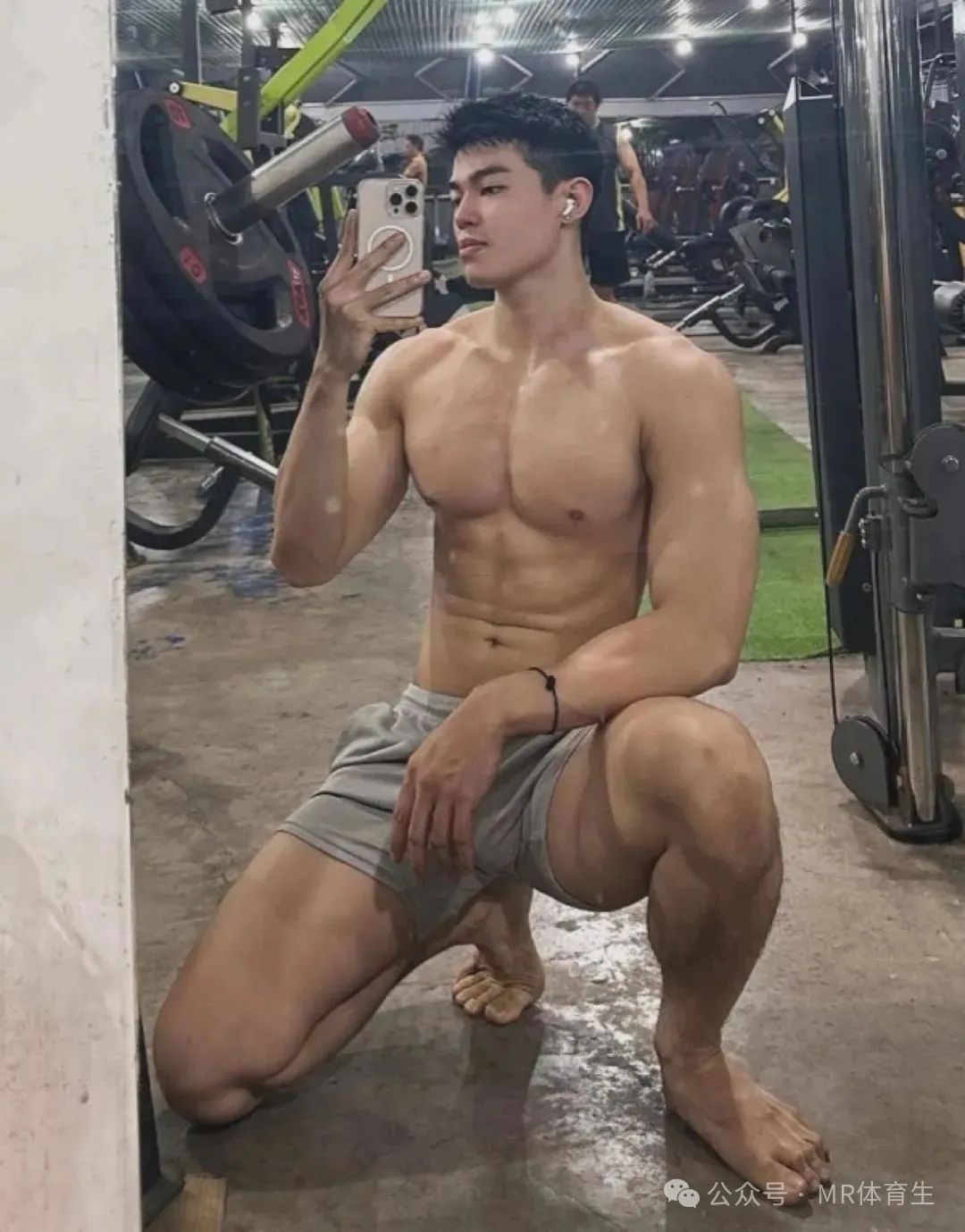 182cm 长腿健身男模，性感迷人的鲨鱼线和人鱼线
