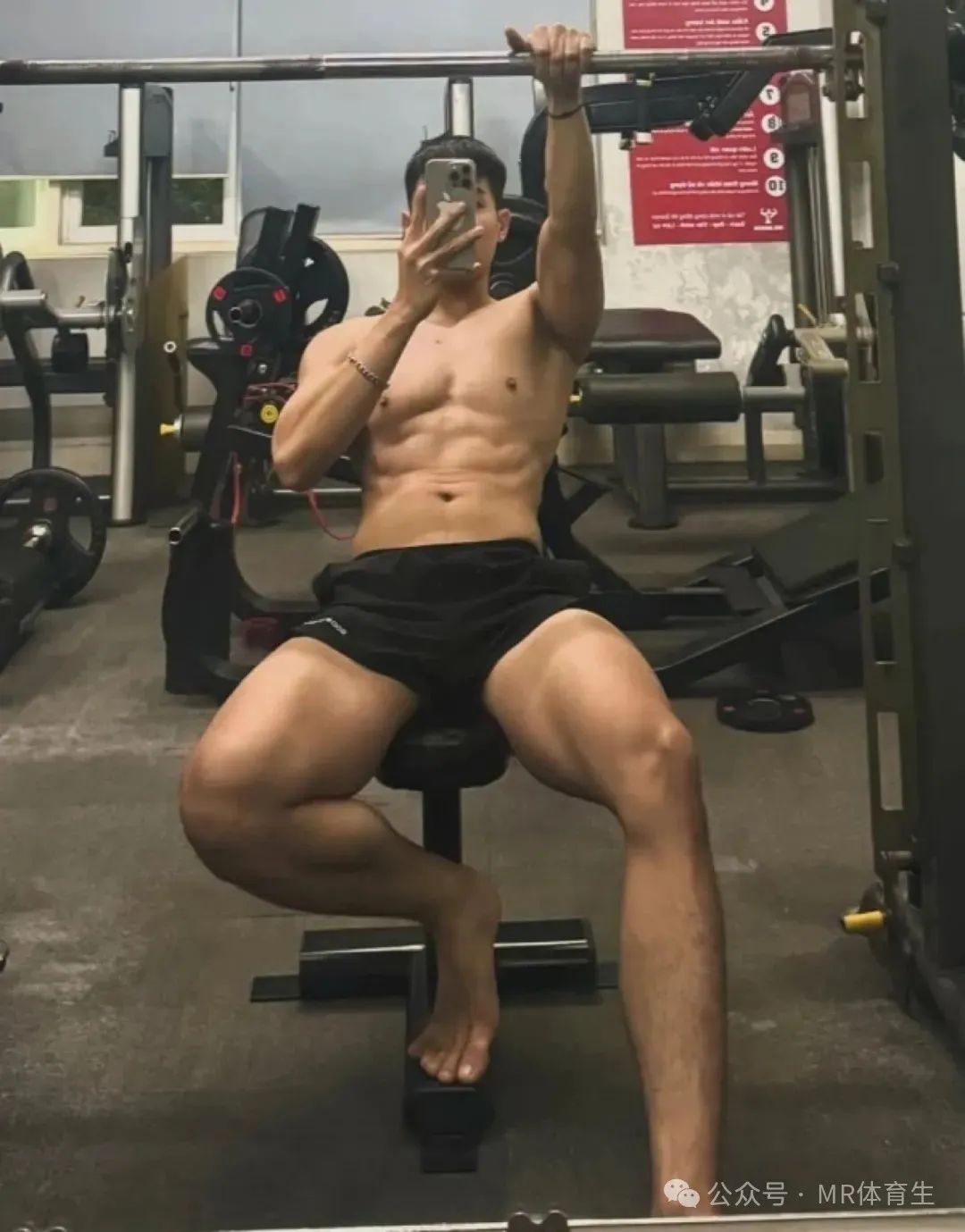182cm 长腿健身男模，性感迷人的鲨鱼线和人鱼线