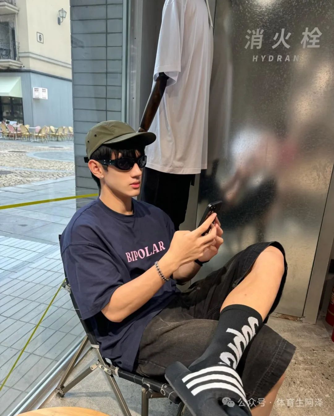 又一男模走红网络，模子哥做网红就是快......