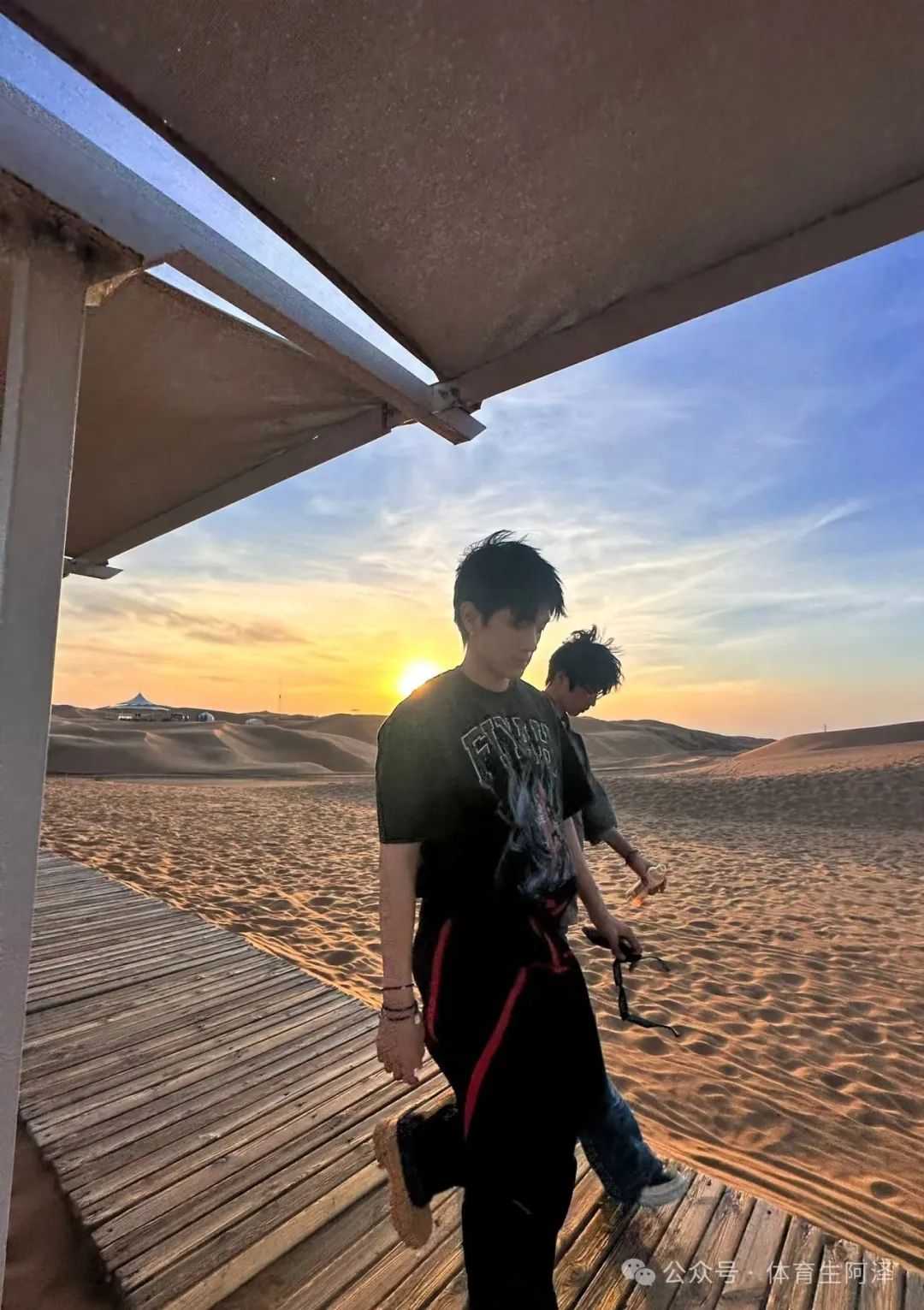 又一男模走红网络，模子哥做网红就是快......