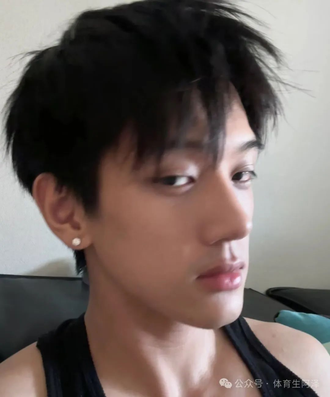 又一男模走红网络，模子哥做网红就是快......