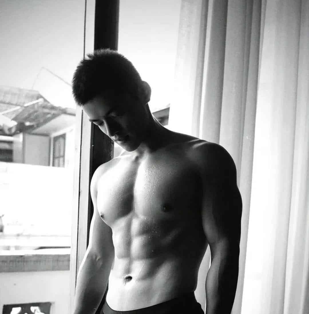 异域长相的肌肉 Boy，太撩人~