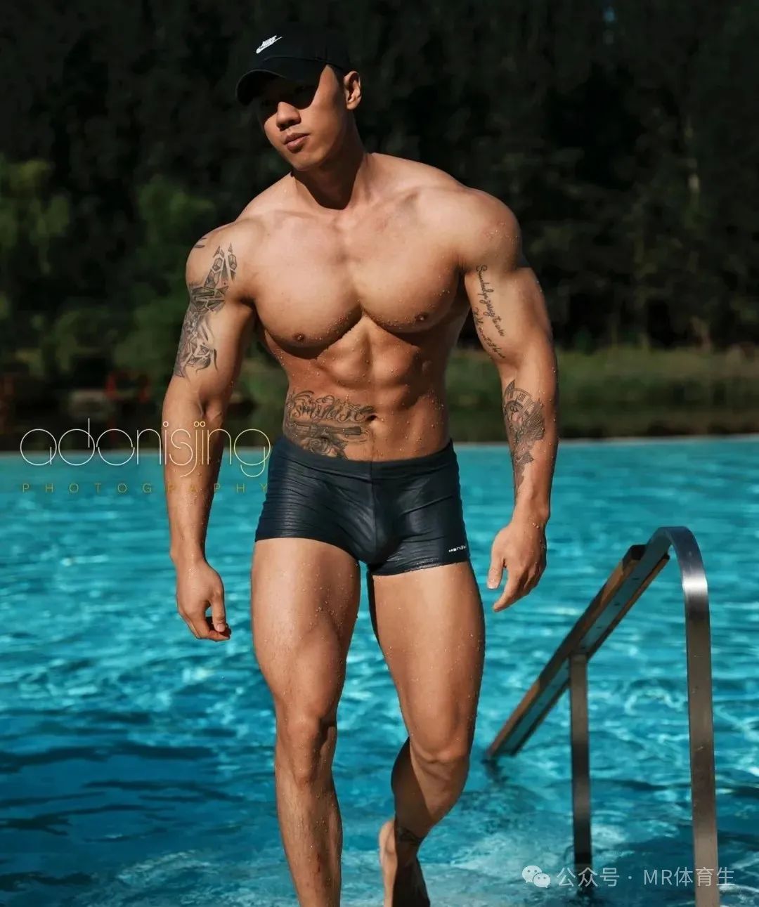 188cm 精壮型男海边秀肌肉，简直太顶了~