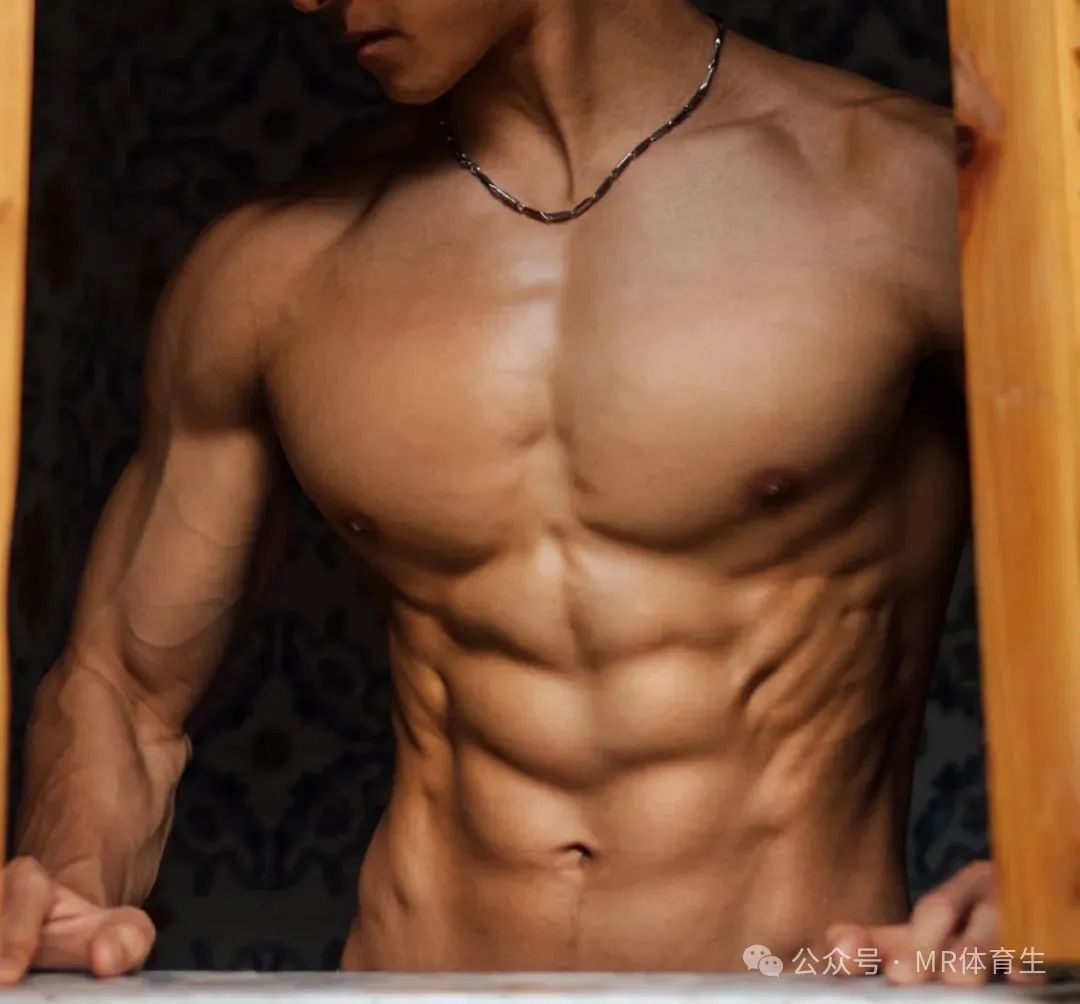 188cm 成都健身男模，硬核腱子肉完美诠释的肌肉小狼狗