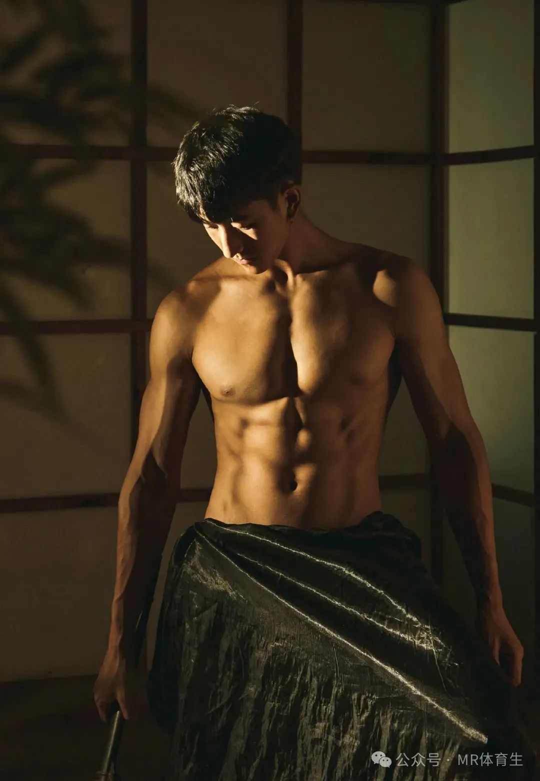188cm 成都健身男模，硬核腱子肉完美诠释的肌肉小狼狗