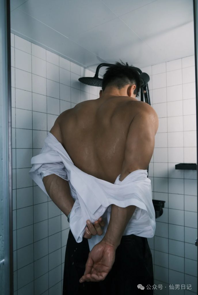 成都必吃榜！人夫感体育的肌肉太哇塞了……