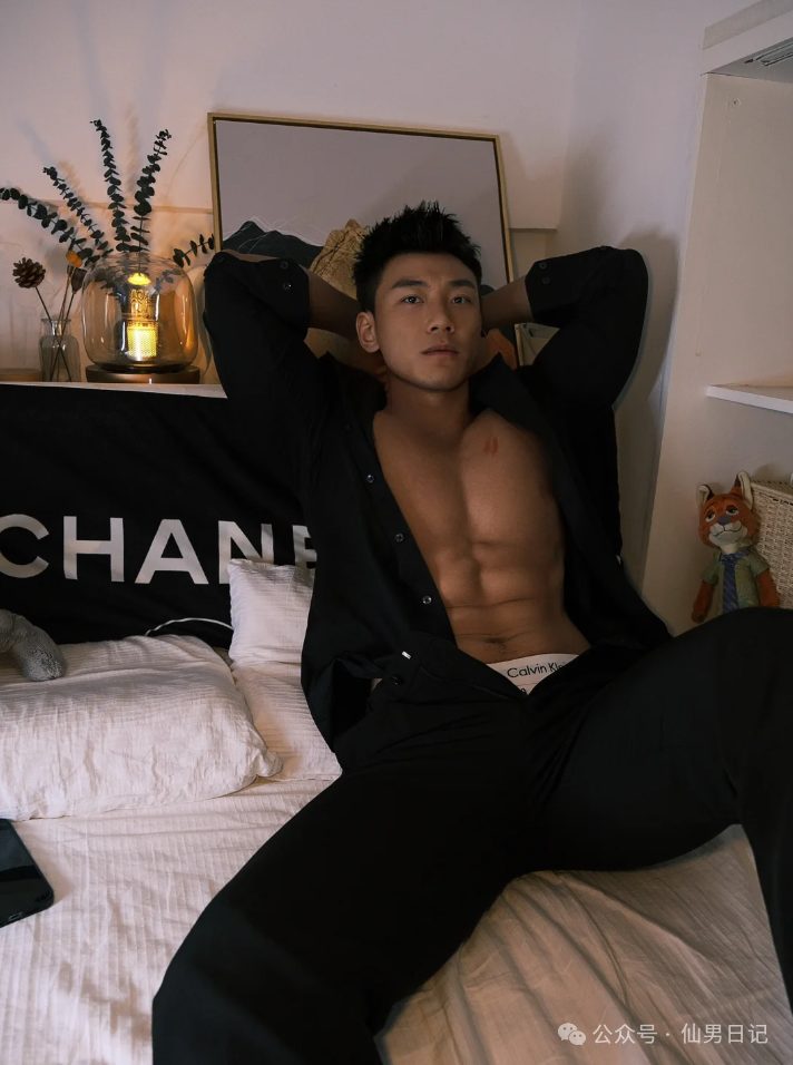 成都必吃榜！人夫感体育的肌肉太哇塞了……
