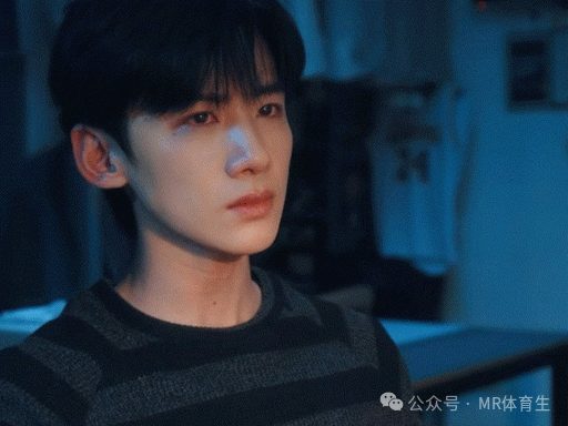 32 岁演高中生被央视猛夸!白敬亭一身肌肉,扯下多少演员的‘遮羞布 32 岁演高中生被央视猛夸!白敬亭一身肌肉,扯下多少演员的‘遮羞布