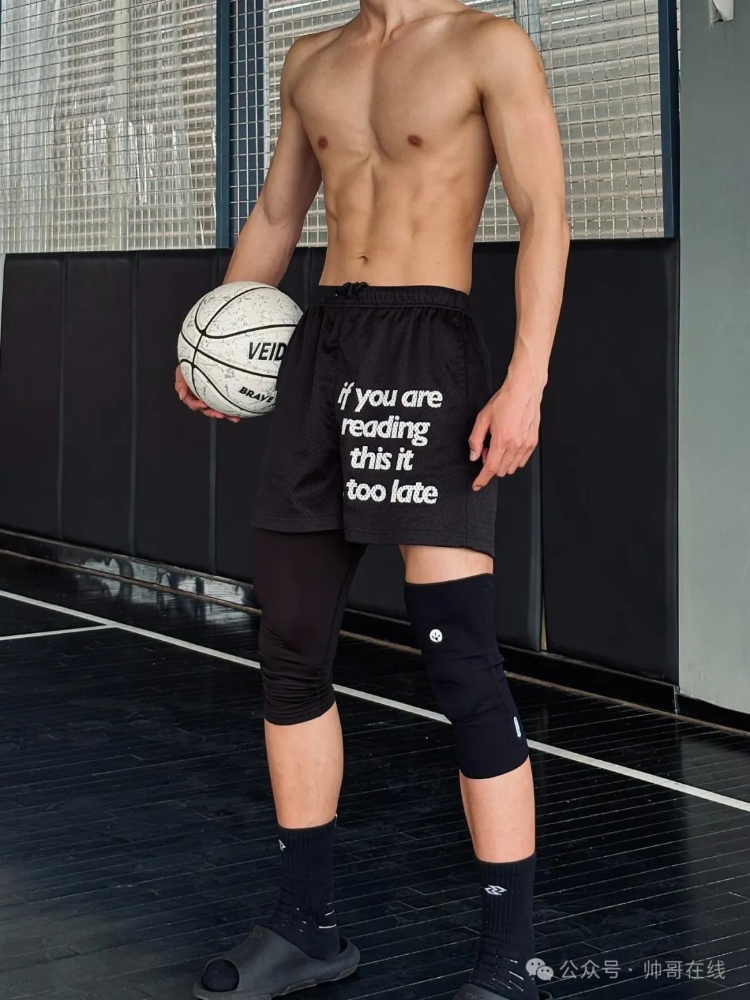 190CM 泳裤薄肌体育生模特，腰长腿长的肌肉小狼狗帅弟弟！