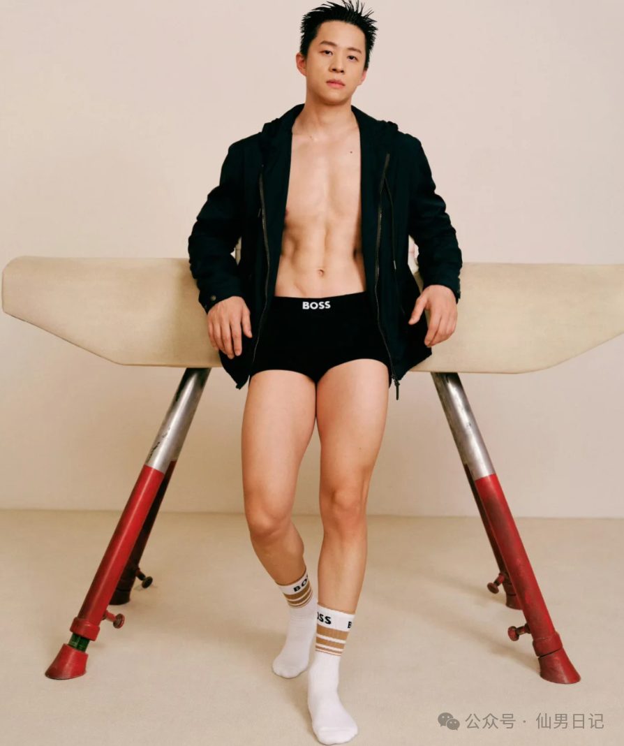 推特爆火的运动员穿内裤拍杂志，网友直呼：还是熟悉的味道……
