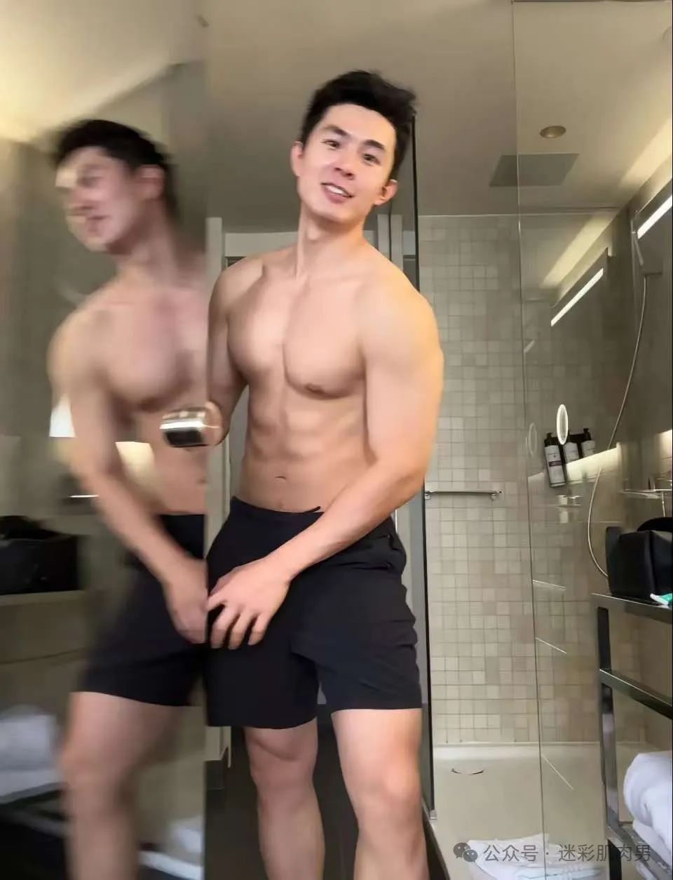 这位清华男老师火了！苹果 CEO 库克都一起 合影啦！