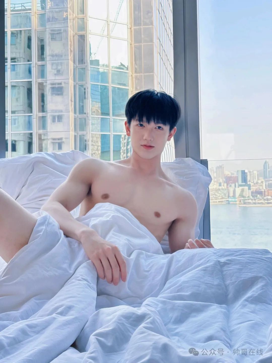 牛奶肌白皮薄肌帅奶狗，弟弟也太可了吧！