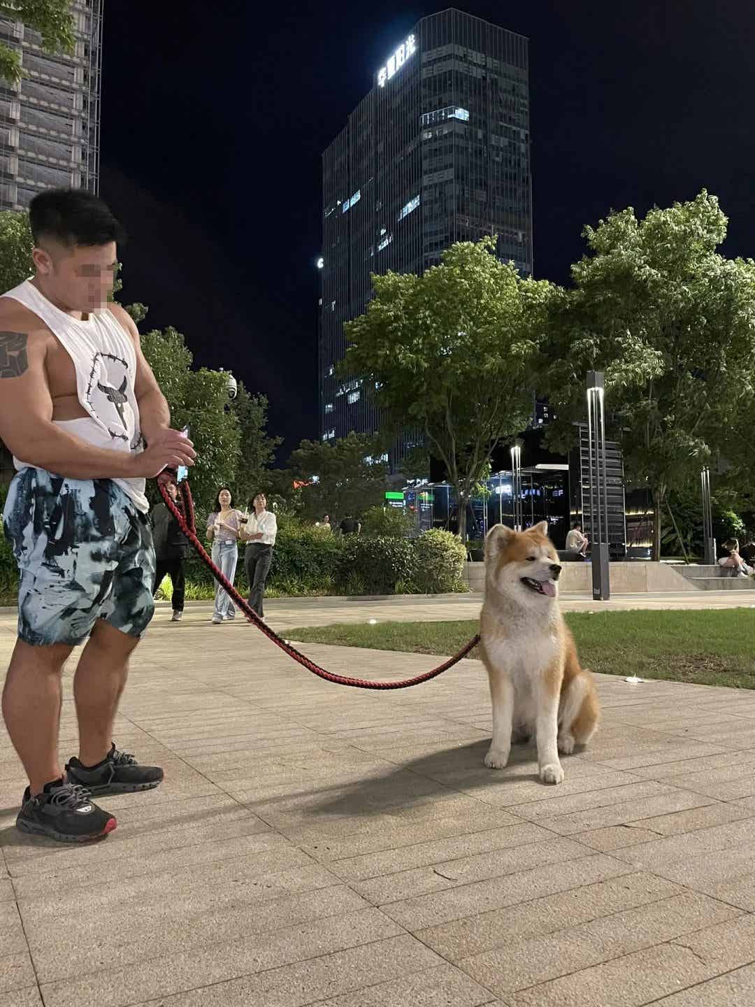 TXL 的钱真好骗？抖音博主 200 元加微信 3000 元看视频 受害人放话周末堵健身房