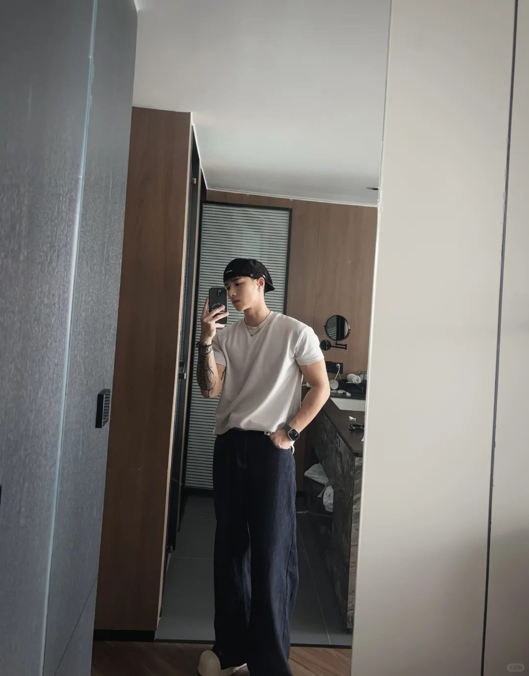 山东东营短发清秀健身男，纹身花臂一个都不少