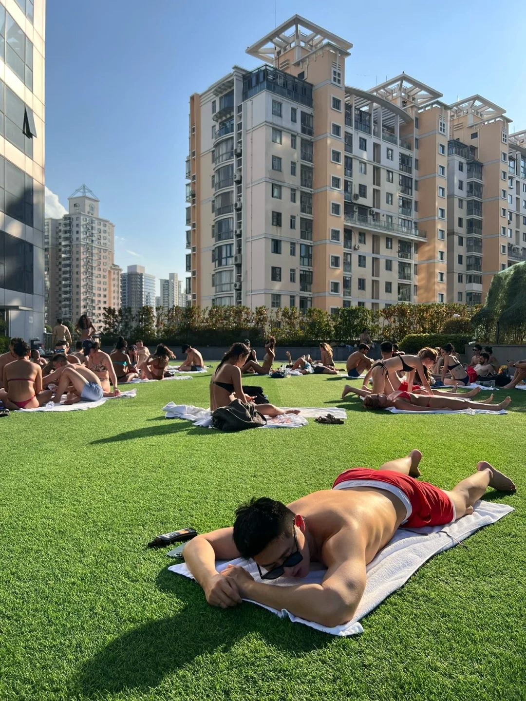 上海小哥哥在韩国杀疯了！45cm 臂围配厌世脸 这身材说是漫撕男都谦虚了
