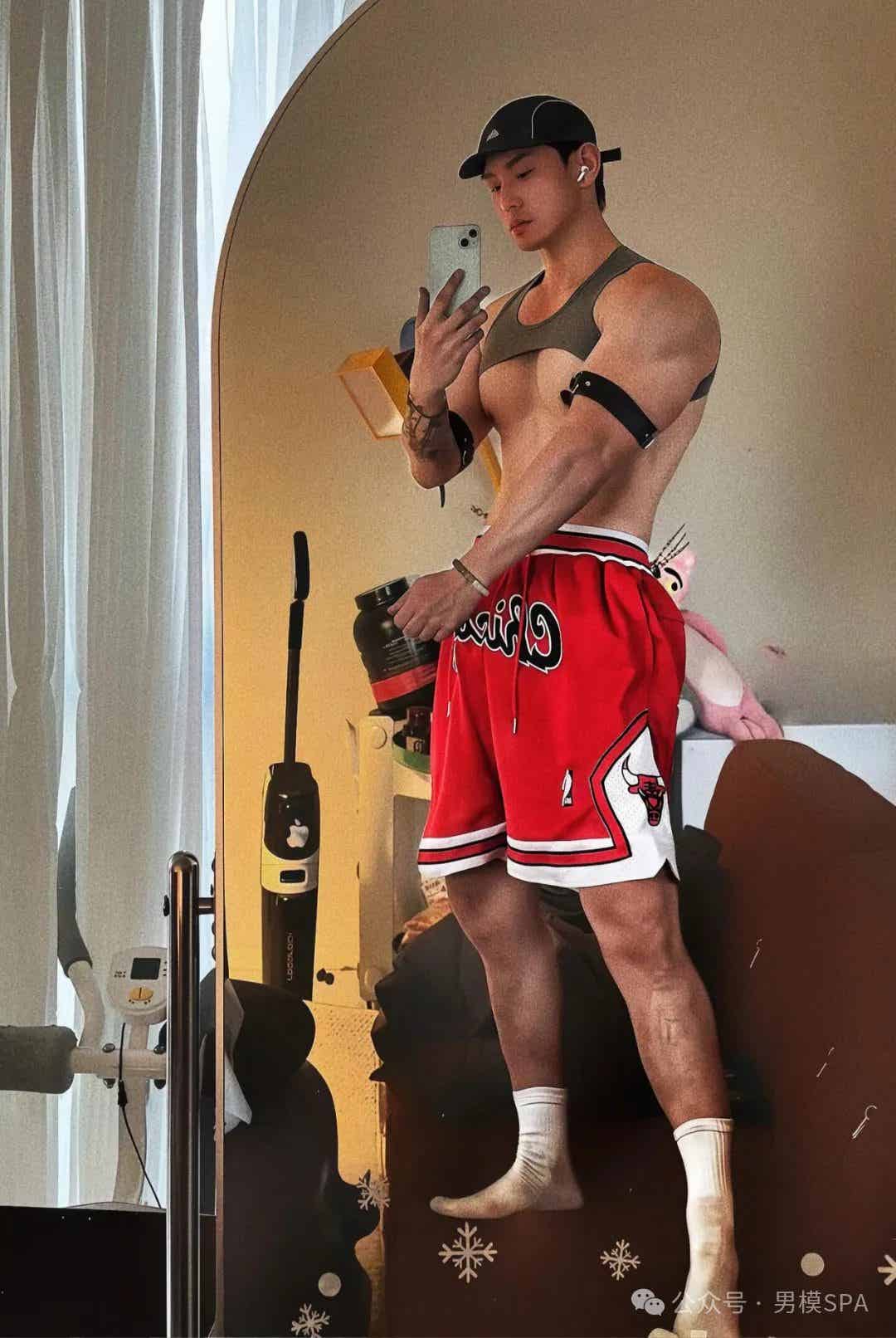 篮球腹肌体育生双开门男模-潮男潮北