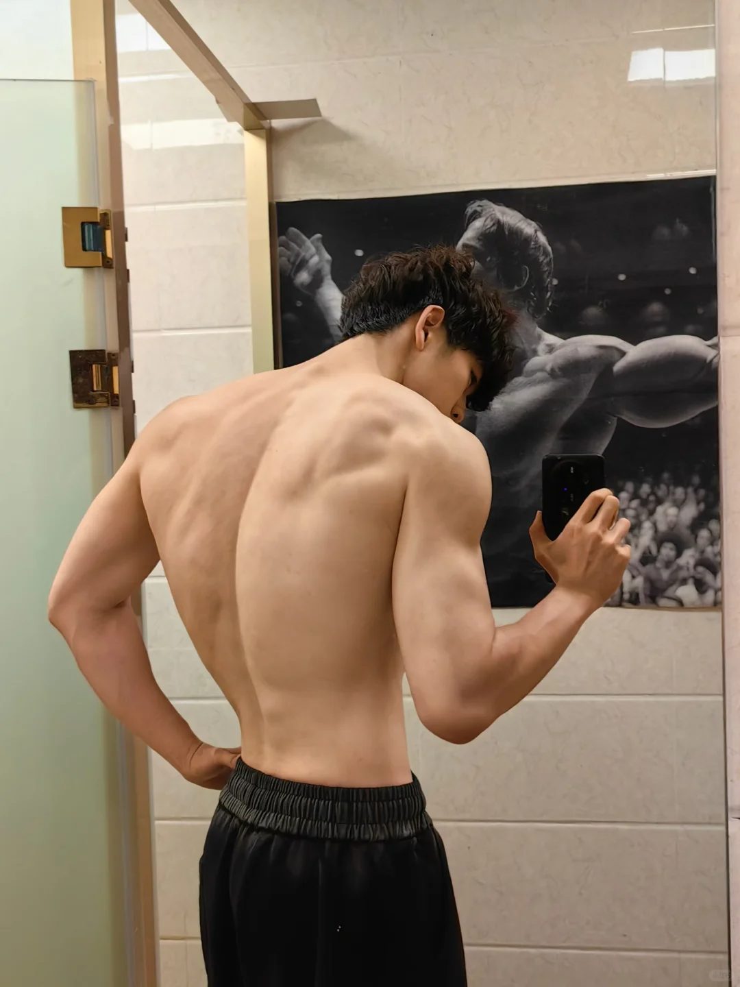 185 体育生开始认真减脂,穿泳裤的直男有多要命? 185 体育生开始认真减脂,穿泳裤的直男有多要命?