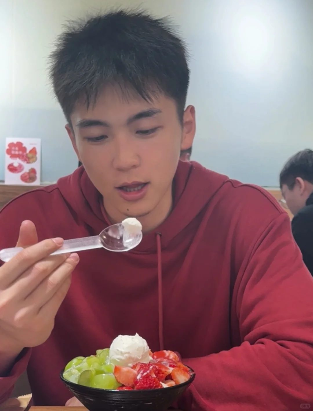 185 体育生开始认真减脂,穿泳裤的直男有多要命? 185 体育生开始认真减脂,穿泳裤的直男有多要命?
