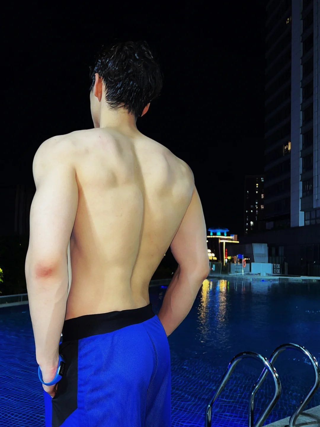 185 体育生开始认真减脂,穿泳裤的直男有多要命? 185 体育生开始认真减脂,穿泳裤的直男有多要命?