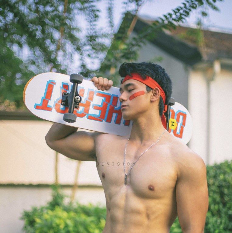 夏日往事 Youth Slipped Away:一场关于青春、遗憾与未言之爱的视觉叙事 夏日往事 Youth Slipped Away:一场关于青春、遗憾与未言之爱的视觉叙事