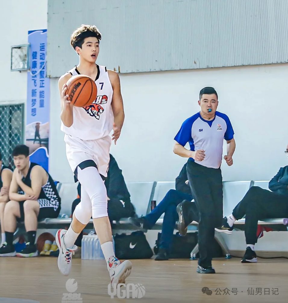 这个南体帅哥在推特上是真的火……
