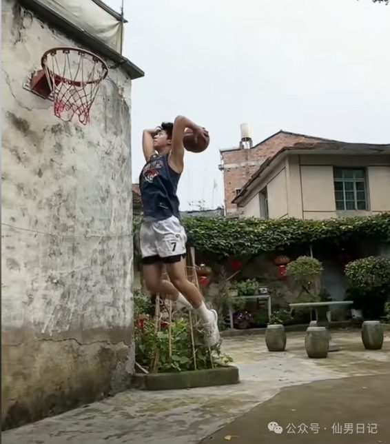 这个南体帅哥在推特上是真的火……