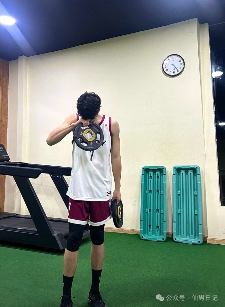 这个南体帅哥在推特上是真的火……