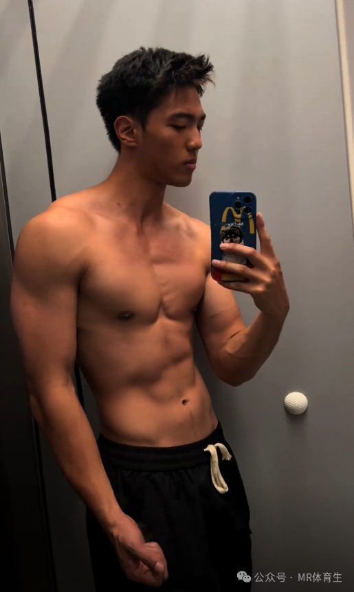 185cm 浙江黑皮体育生，这逆天大长腿简直绝了