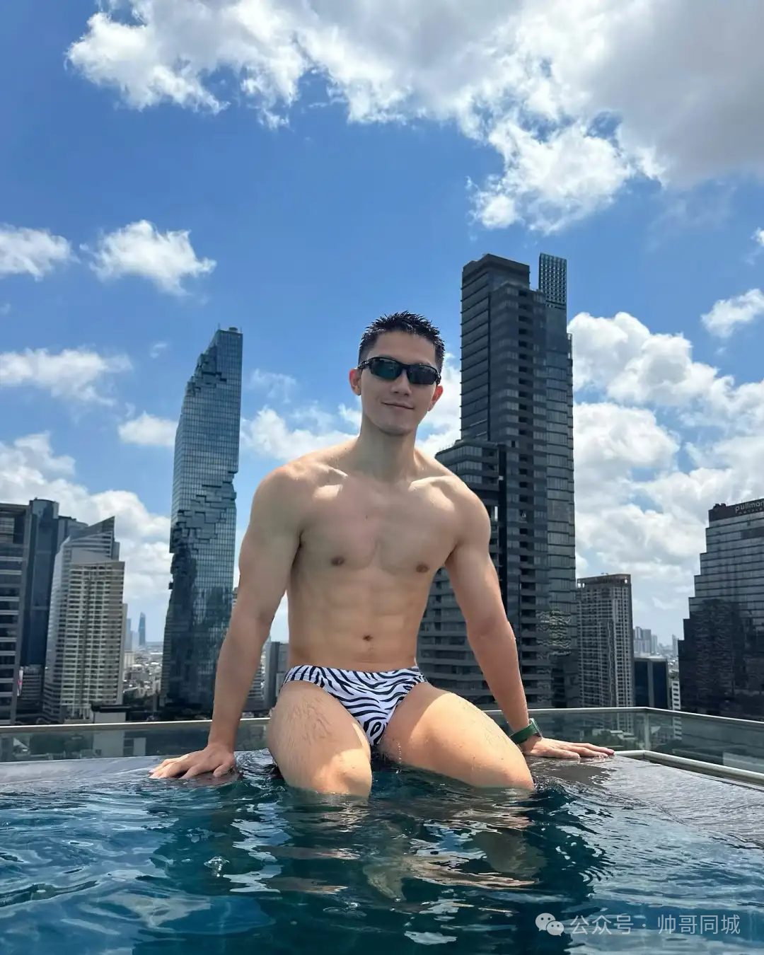 广东爷们化身时尚博主超帅男菩萨！