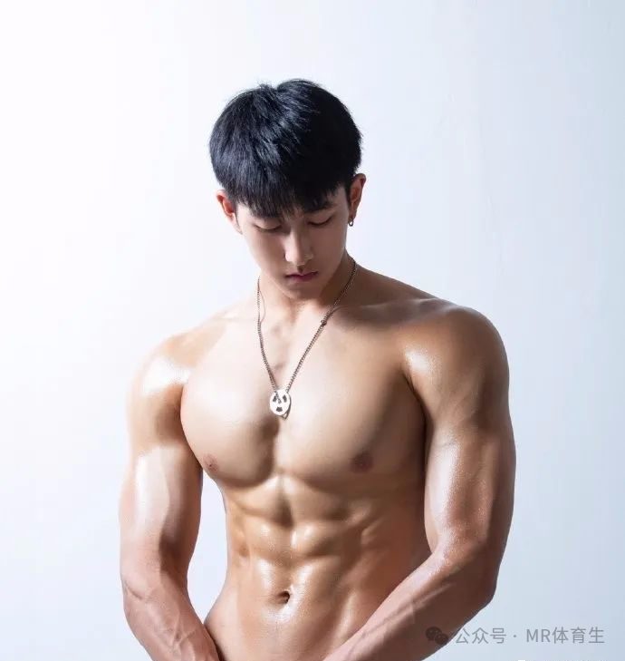 188cm 成都健身男模，硬核腱子肉完美诠释的肌肉小狼狗