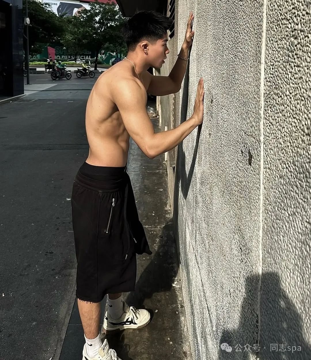 187cm 寸头大鼻子体育生酒店自拍
