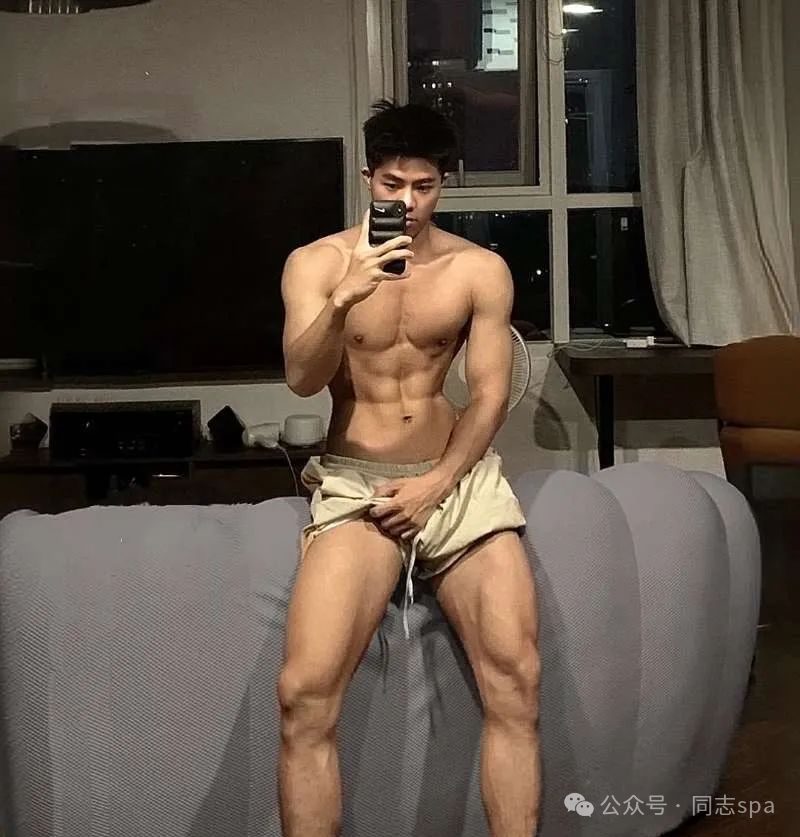 187cm 寸头大鼻子体育生酒店自拍