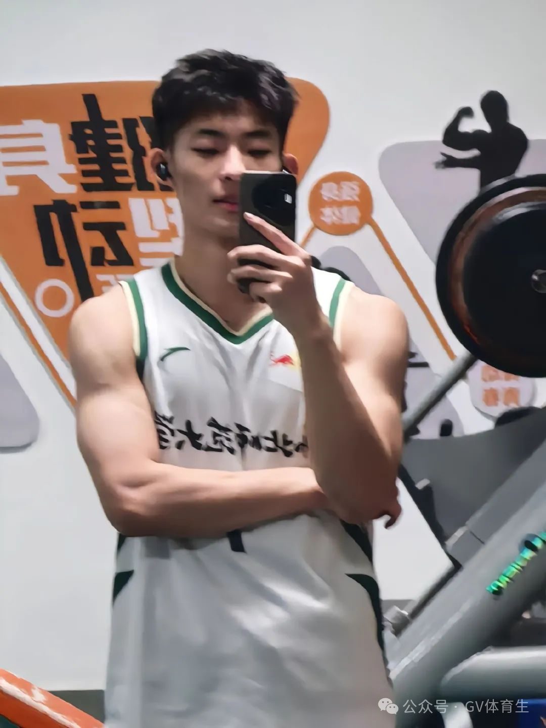 182cm 篮球体育生被男记者采访过程！