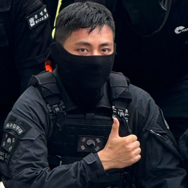减重 20 斤的韩国顶流，变化大到粉丝都不敢认？
