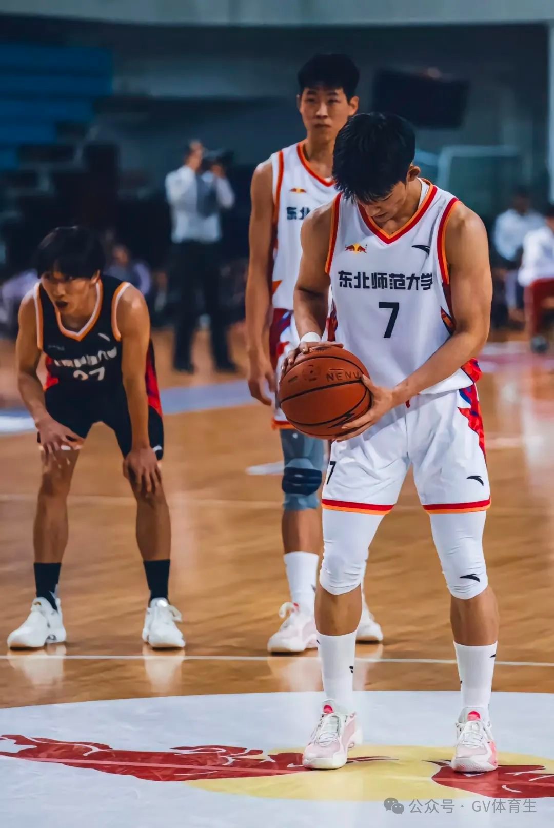 182cm 篮球体育生被男记者采访过程！