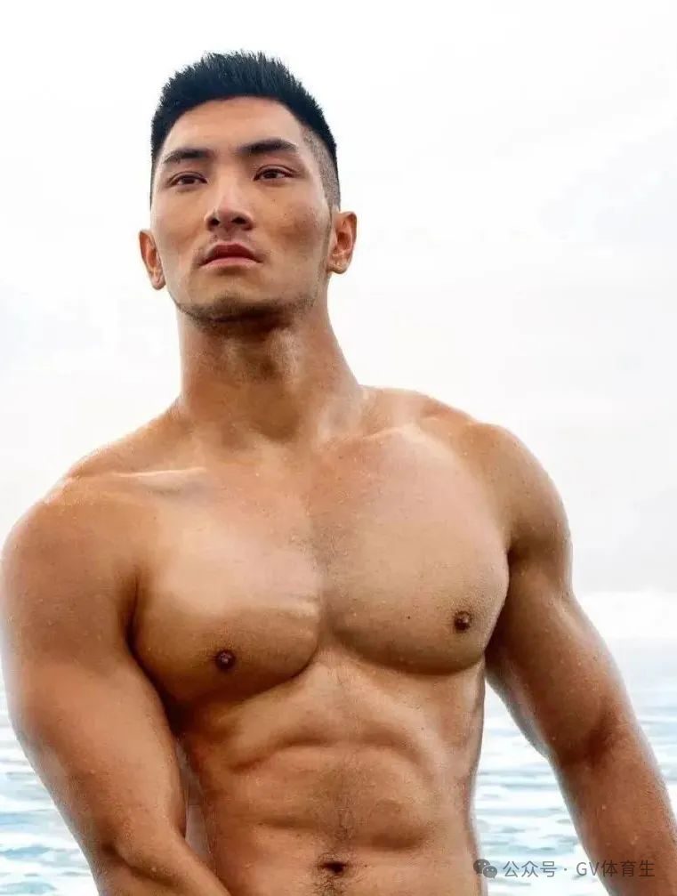 GV 男神包晗 Eric，30+ 的他现在怎么样了？